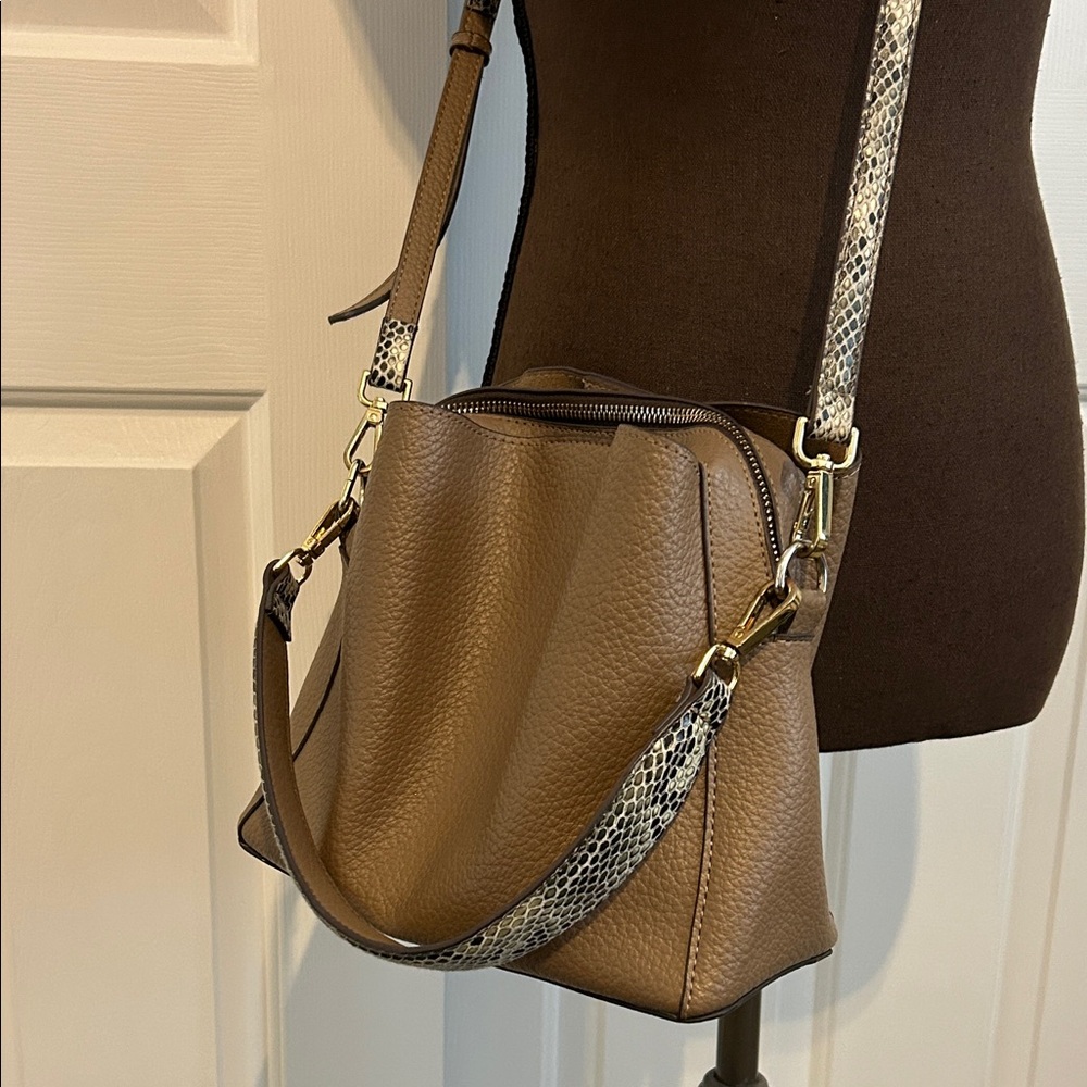 Sondra Roberts Squared crossbody or shoulder bag